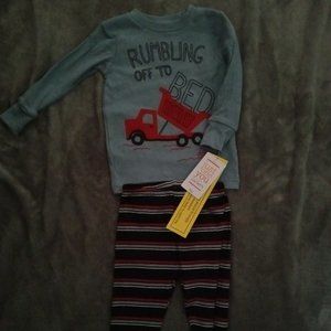 Brand new just one you carters 9 month two piece o